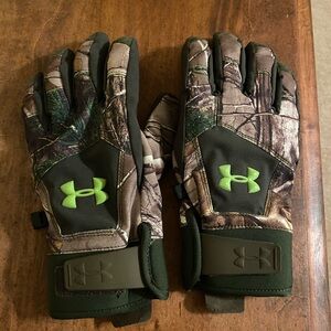 UA Hunt Gloves